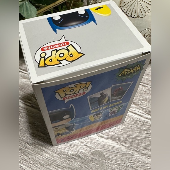 Funko POP Batman Surf’s Up #133 - Picture 4 of 5